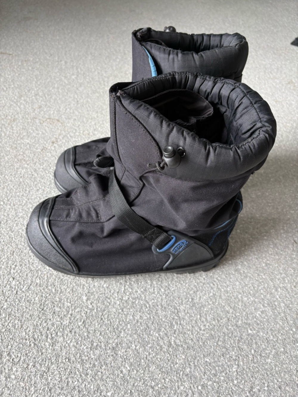 NEOS Explorer Glacier Trek Cleats Insulated Overshoes size M